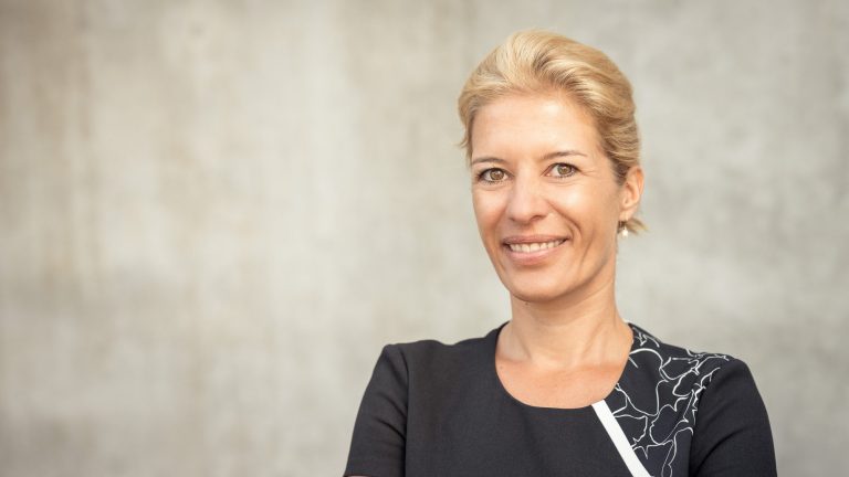 Dominique Weiss, Interim Manager & Fractional CMO Foto von Dominique Weiss, Interim Manager & Fractional CMO